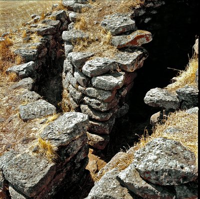 Nuraginen kulttuuri (nuraghi) Sardinia: Nuragic-kaupungin rauniot Losan megaliittialueella: yksi puolustustorneista. 15-luvulla eaa. Abbasanta Sardinia Italia tekijältä Sardinia Nuragic Civilization