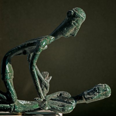 Nuragic kulttuuri (nuraghi) Sardinia: veistoksellinen ryhmä pronssisia painijia. Arcosu-vuorelta. 8.-7. vuosisadalla eKr. Cagliari, Kansallinen arkeologinen museo, Sardinia, Italia tekijältä Sardinia Nuragic Civilization