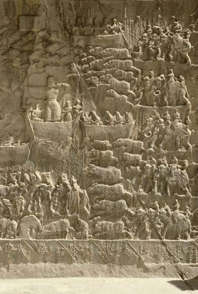 Kuninkaallinen villisianmetsästys, mahdollisesti Khosrow II:n ampuvan nuolta veneestä, helpotusta aivanien kyljestä, n. 620 tekijältä Sasanian School