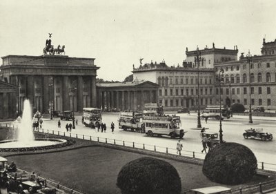 Berliini: Pariser Platz (m/w kuva) tekijältä Sasha Stone