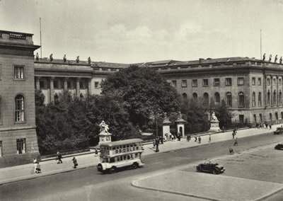 Berliini: Universitat; Yliopisto (m/w kuva) tekijältä Sasha Stone