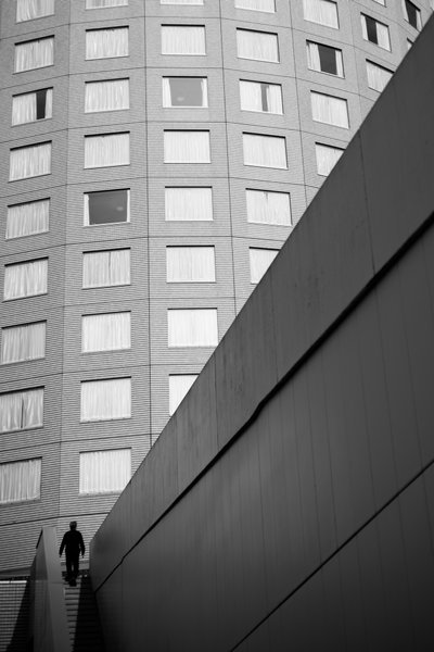 Geometrinen kaupunkikävelyretki tekijältä Satoshi Hata