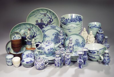 Valikoitu erä "Nanking Cargo" -posliinia, 1700-luvun puoliväli (posliini) tekijältä School Chinese