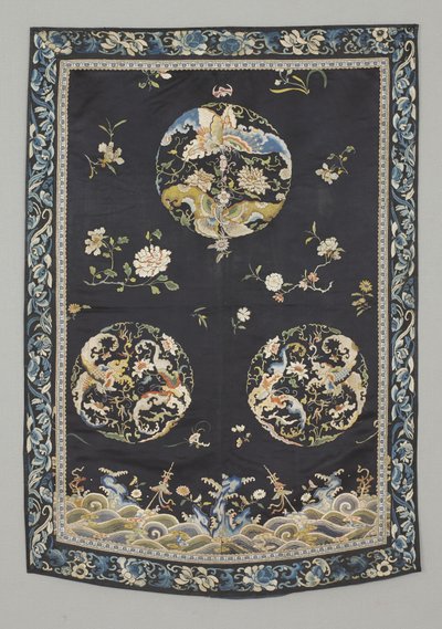 Riippuva, n. 1750-1800 (silkki brodeerattu (satiiniommel), luonnollinen ja synteettiset väriaineet) tekijältä School Chinese