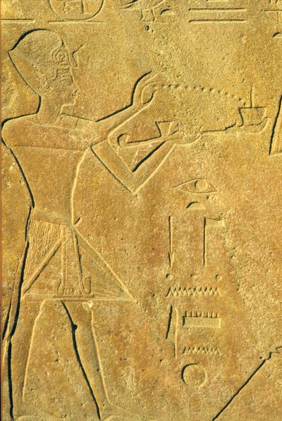 Muinainen Egypti, seinäkaiverrus, Karnak/Luxor, Hatsepsut tarjoaa suitsukkeita tekijältä School Egyptian
