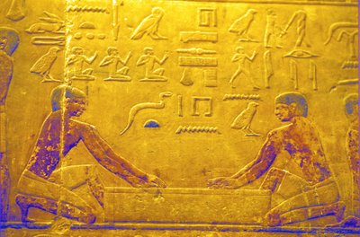 Muinainen Egypti, Seinän kaiverrus/maalaus, Mastaba/Ti:n hauta, Saqqara, 5. dynastia, Työmiehet kiillottavat puuta (kuva) tekijältä School Egyptian