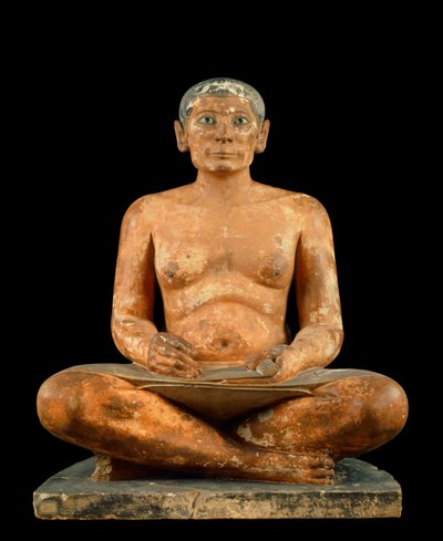 Egyptiläinen antiikki: "" Kirjoittaja kyykyssä"" Patsas kalkkikivestä, albasterista ja vuorikristallista. Tulee sakkarista (Saqqara) (noin 2620 - 2350 eKr.). 4. tai 5. dynastia) Sun. 0 537 m, Musee du Louvre, Pariisi - Egyptin antiikin: "" Hiipivä kirjanop tekijältä School Egyptian