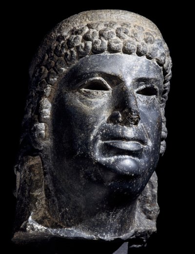 Kleopatra III:n pää, basalttiveistos. Egyptin sivilisaatio, Ptolemaioksen aika, 2. vuosisadalla eaa tekijältä School Egyptian