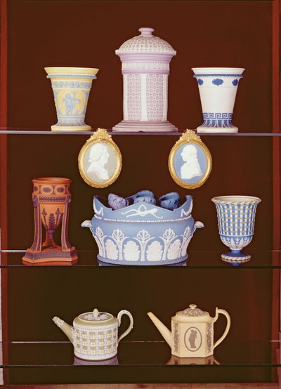 Kokoelma Wedgwood-kappaleita tekijältä School English
