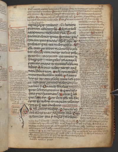 Harley 1802, f.19r, Koristettu alkukirjaimella 