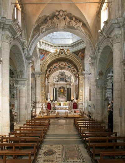 Sisäkuva Santa Maria del Popolon basilikasta (Santa Maria del Popolon kirkon sisäkuva) 1400-1600-luvulla Rooma Italia tekijältä School Italian