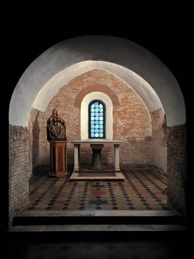 Näkymä Pyhän Vincentin ja Anastasiuksen kirkon ensimmäisestä kappelista, 625-1221 Tre Fontanen luostari (Tre-Fontanen luostari tai Kolmen suihkulähteen luostari) lähellä Roomaa Italiaa (näkymä Pyhän Vincentin ja Anastasiuksen kirkon ensimmäisestä kappelist tekijältä School Italian