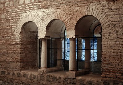 Näkymä Pyhän Vincentin ja Pyhän Anastasion kirkon luostarista, kolmen suihkulähteen luostarista (Tre-Fontane) (Chiesa dei Santi Vincenzo e Anastasio alle Tre Fontane) (Näkymä st Vincenzo e Anastasion kirkon luostarista, abbazia delle T tekijältä School Italian