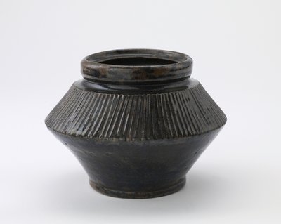 Jar, Tachikui, Hyogon prefektuuri, Edo-kausi, 1700-luvun loppu - 1800-luvun puoliväli (keraaminen) tekijältä Japanese School