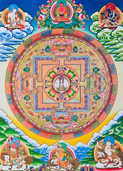 Mandala tuhannella kädellä Avalokiteshvara; pyhä, maaginen ympyrä, joka kuvaa yksitoistapääistä bodhisattvaa, joka symboloi ääretöntä myötätuntoa (guassi kankaalla) tekijältä School Nepalese