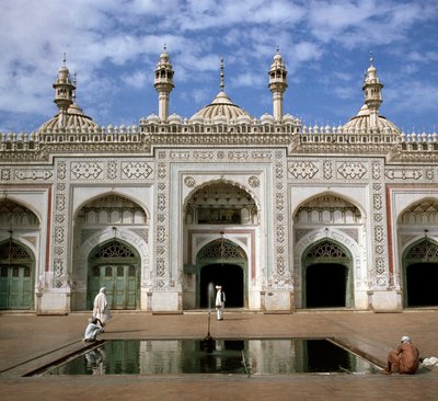 Näkymä Mohabbat Khanin 1600-luvun moskeijalle tekijältä School Pakistani