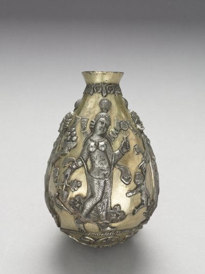 Anahita Vessel, 300-500 (valettu, kohotettu, repousse, chased & kullattua hopeaa) tekijältä School Sasanian