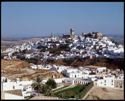 Panoraamanäkymä Arcos de la Fronteran kaupunkiin, Andalusia, Espanja tekijältä School Spanish