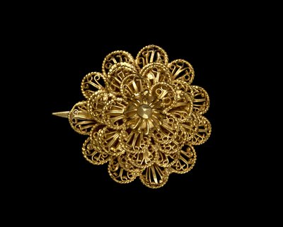 Pin, c. 1900 (kulta) tekijältä School Wolof