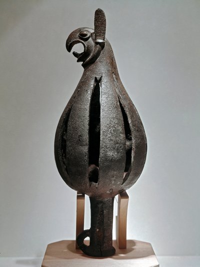 Art Scythian (Scythian sivilisaatio tai Scythia): griffon muotoinen koriste kotkan päässä. Pronssinen esine, 7. vuosisadan toiselta puoliskolta eKr. Pietari, Eremitaaši tekijältä Scythian