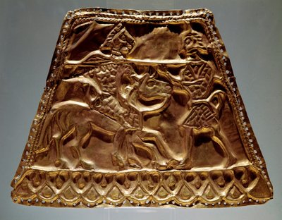 Kultainen arkki, jossa ratsastaja hyökkää soturia vastaan keihällä (Skythian taide, 5.-3. vuosisata eKr.) tekijältä Scythian