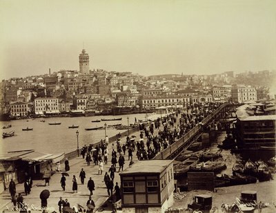 Galata-silta Kultaisen sarven yli, Istanbul, n. 1890 (b/w kuva) tekijältä Sebah and Joaillier