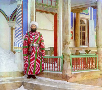 Bukharan emiraatin ministeri juhlapukussa, n. 1910 (kuva) tekijältä Sergey Prokudin Gorsky