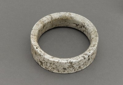 Rannekoru (jade) tekijältä Shang Dynasty Chinese School