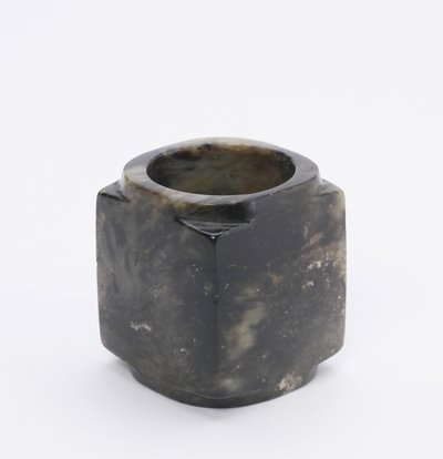 Cong (jade) tekijältä Shang Dynasty Chinese School
