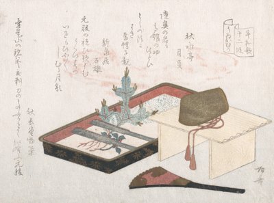 Kruunu pöydällä, lakkatarjotin nuorella männyllä ja viuhkalla, 1800-luku, 1800-luku. tekijältä Shinsai