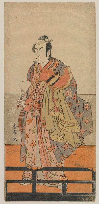 Kabuki-näyttelijä Ichikawa Monnosuke II pitelee Gagaku Dancers -kypärää ja -viittaa, Edo-kausi, noin 1780-luku (värillinen puupainatus) tekijältä Shunjo