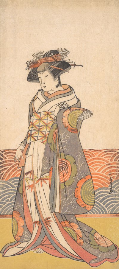 Kolmas Segawa Kikunojo naisena seisovana huoneessa, jolla on aaltokuvio Dado, n. 1779. tekijältä Shunsho