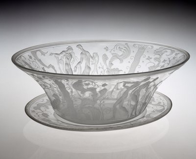 Centerpiece Bowl, suunniteltu 1920, valmistettu 1929 (lasi) tekijältä Simon Gate