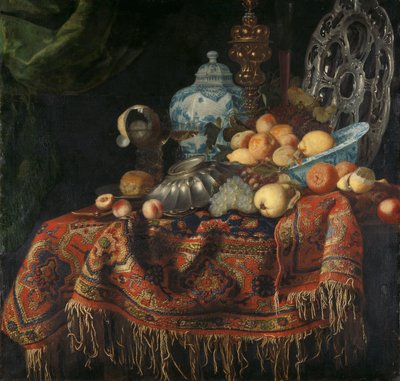 Asetelma hedelmien, lautasten ja astioiden kanssa kalkkunamatolla tekijältä Simon Luttichuys (attributed to)