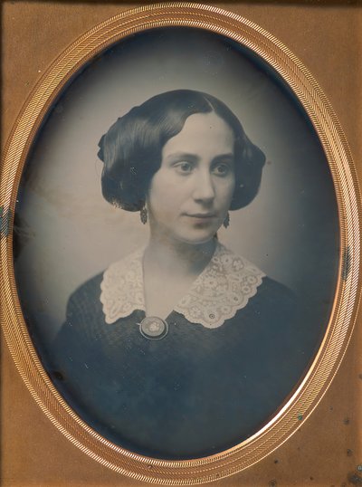 Nuori nainen pitsikaulus ja rintakoru, 1850-luku. tekijältä Southworth and Hawes.