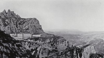 Montserratin yleisnäkymä (s/w valokuva) tekijältä Spanish Photographer