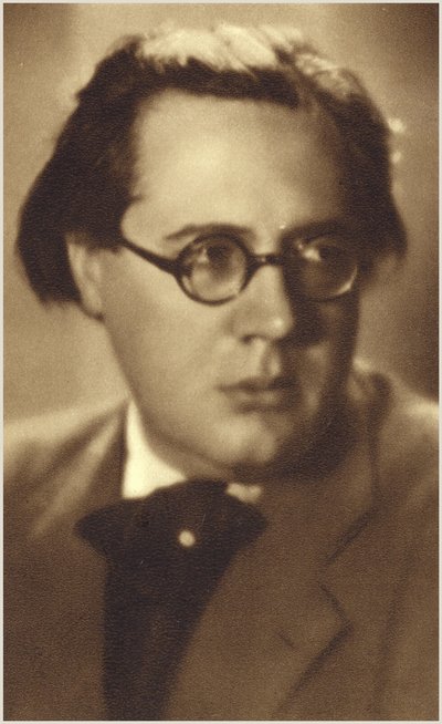 Andres Segovian muotokuva (s/w-valokuva) tekijältä Spanish Photographer