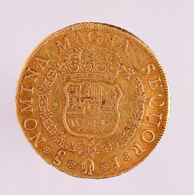 Kultainen kolikko (8 ecua) Espanjasta: Ferdinand VI:n hallituskausi (1746-1759). 1759 Halkaisija. 3,5 cm Napoli, arkeologinen museo tekijältä Spanish School