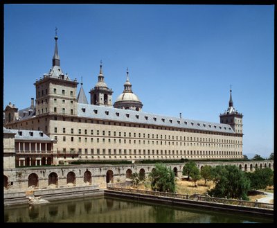 Näkymä luostarille ja Royal Seatille tekijältä Spanish School