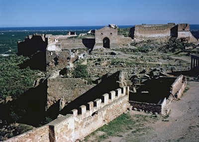 Näkymä linnalle, 8.-1100-luku tekijältä Spanish School