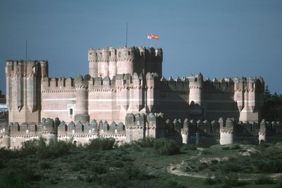 Näkymä linnalle, rakennettu n.1453 tekijältä Spanish School