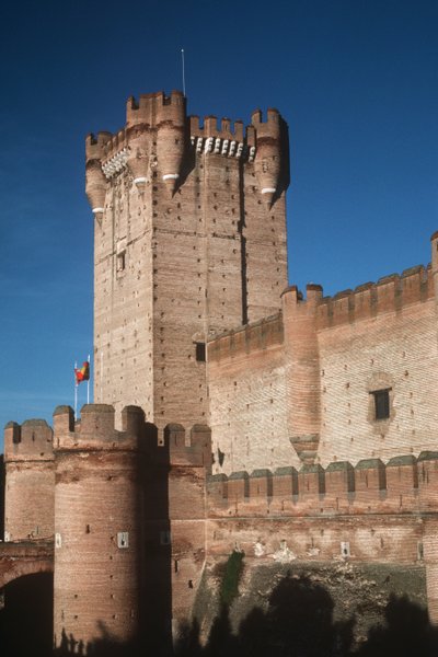 Näkymä linnalle, rakennettu n.1453 tekijältä Spanish School