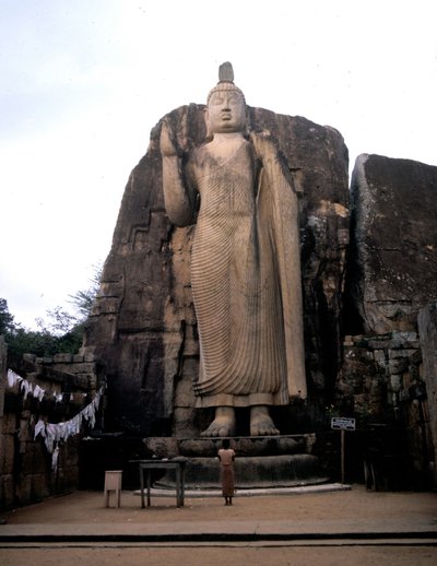 Avukanan suuri Buddha. Sri Lanka. 5. vuosisadalla. tekijältä Sri Lankan School