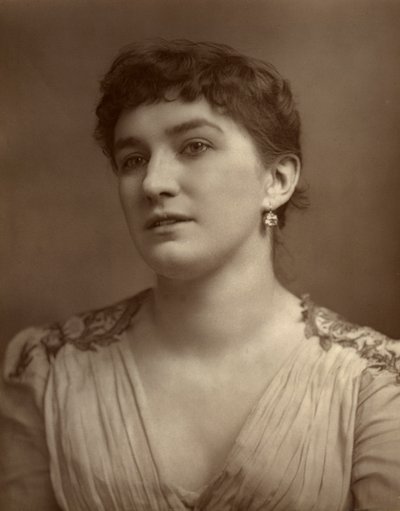 Nelly Bromley, brittiläinen näyttelijä ja laulaja, 1882 tekijältä St James