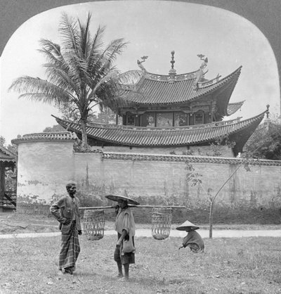 Kuvankaunis kiinalainen Joss House, Bhamo, Burma, 1908 tekijältä Stereo Travel Co