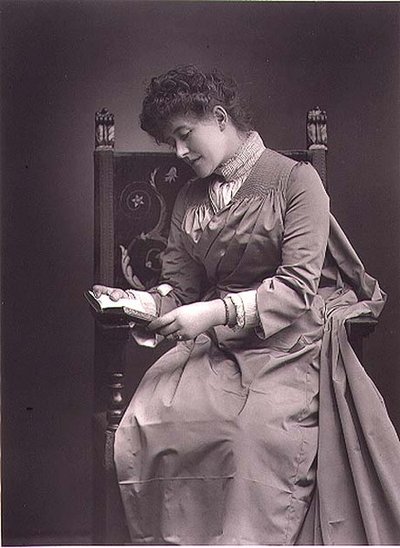 Ellen Terryn (1847-1928) muotokuva, 1880-luvun puoliväli (m/v valokuva) tekijältä Studio Walery