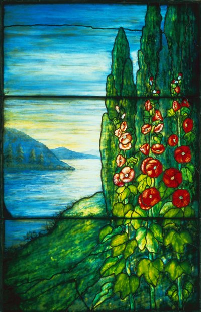 Järvimaisema, jossa on kukkivia kuusenkerkkiä (lasimaalauksia) tekijältä Studios Tiffany