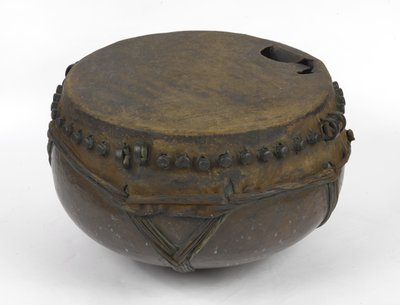 Sudanilainen kattilarumpu, n. 1898 (kupari) tekijältä Sudanese School