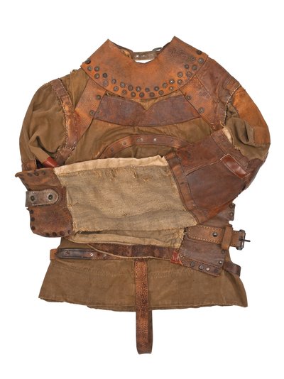 Harry Houdinin omistama pakkopaita, n. 1915 (khaki kangas, nahka- ja metalliniitit) tekijältä Swanfeldt Tent and Awning Co.