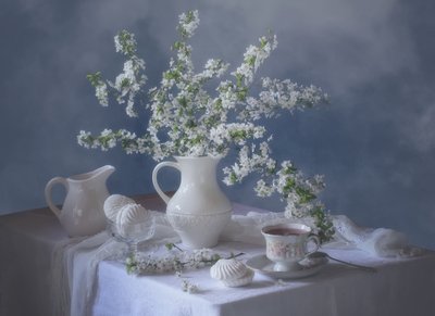White Blooms -teetunti tekijältä Tatyana Skorokhod